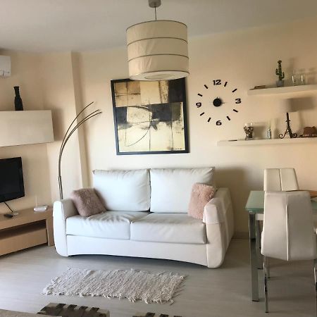 Apartamento Bruselas ตอร์ร็อกซ์ ภายนอก รูปภาพ